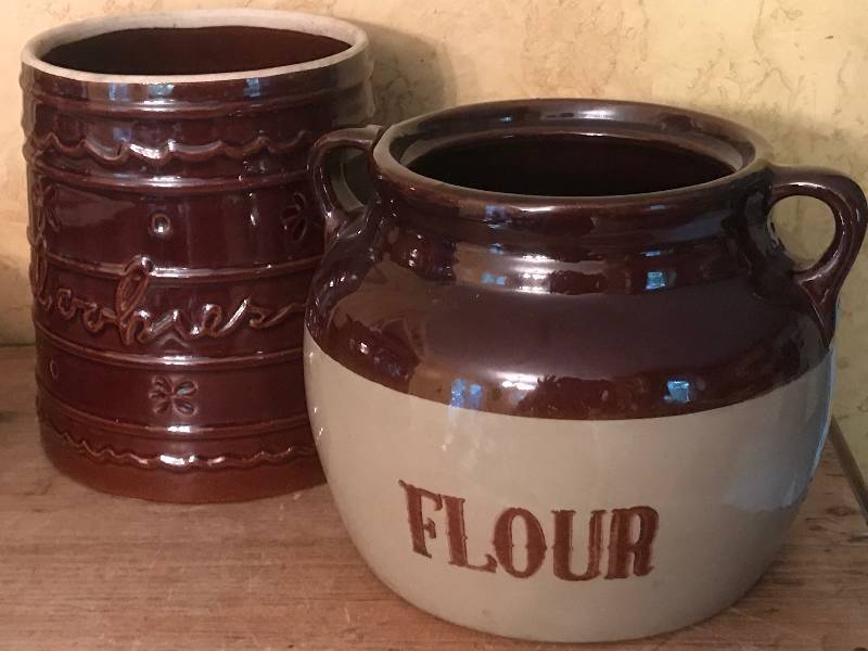 lot 60 image: Cookie Jar and Flour cannisters (missing lids)