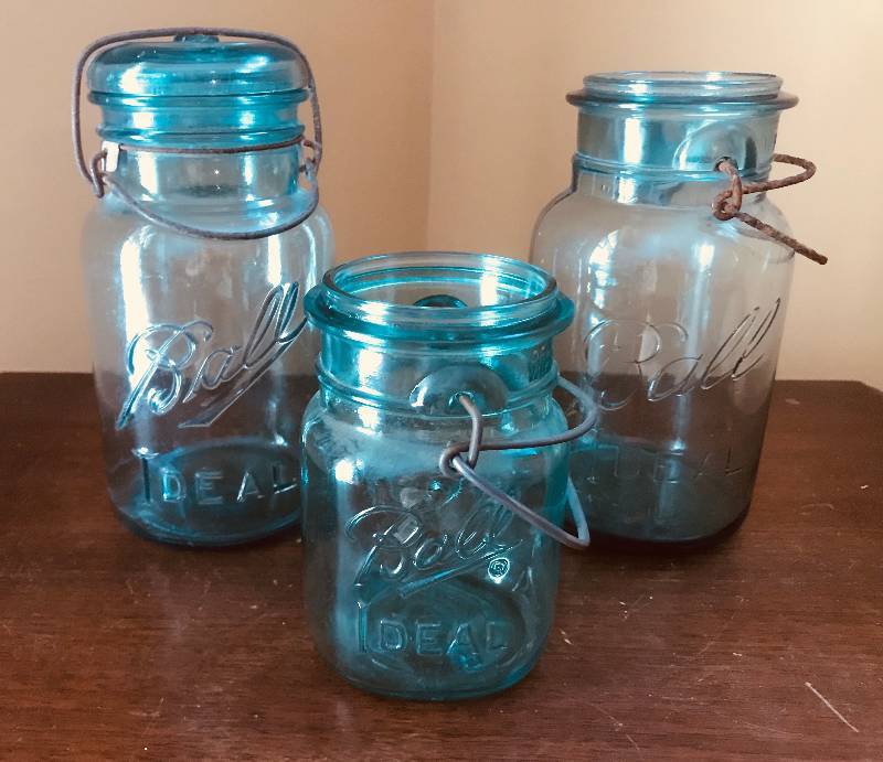lot 85 image: Set of 3 Vintage Ball Ideal canning jars (tinted)