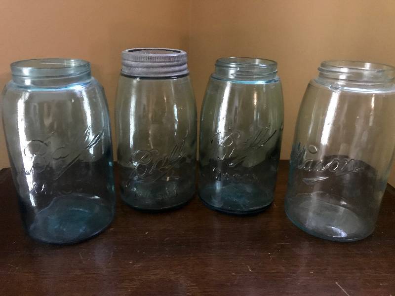 lot 95 image: Set of 4 Ball Mason Canning Jars