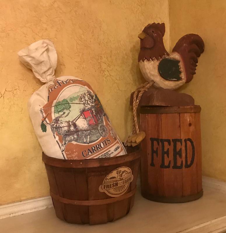lot 129 image: Wood Feed Bucket along with Carrot bag and wooden rooster