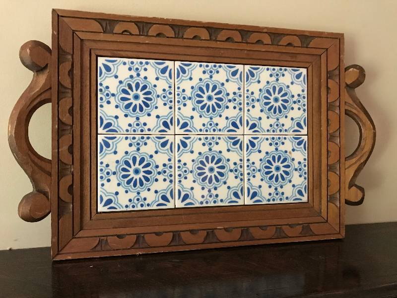 lot 189 image: Wood Carved tray with Blue and White ceramic tiles in the center