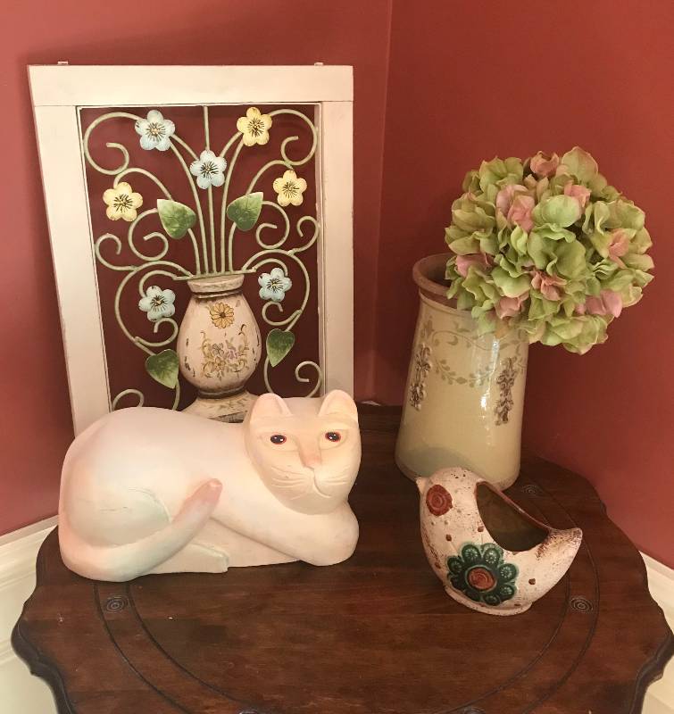 lot 1115 image: Garden Dcor pieces--cat, bird, Wood Framed Metal Flower Bouquet 13 12 x 17 12, and 10 Vase with Hydrangea