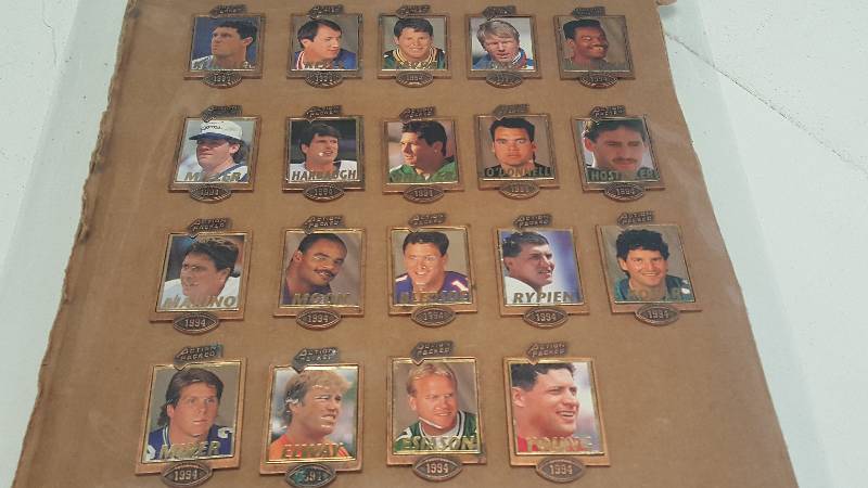 lot 1234 image: 1994 Action Packed Quarterback Club Button Pin Lot of 19 w John Elway & Brett Favre