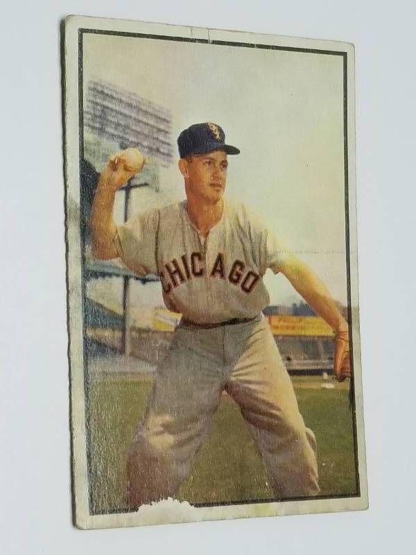 lot 1122 image: 1953 Bowman Color Nellie Fox #18 Vintage Chicago White Sox HOF