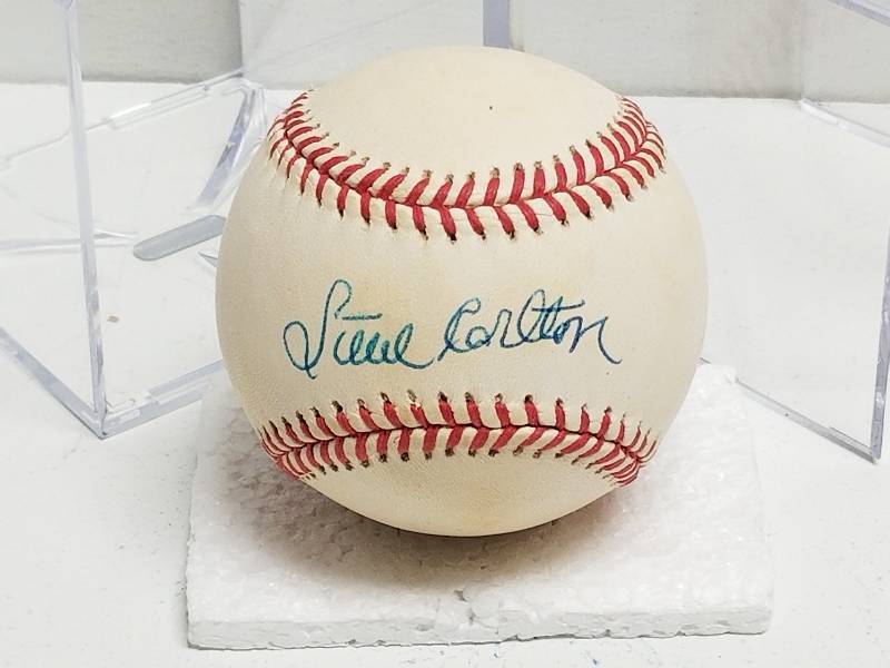 lot 1133 image: Steve Carlton Autographed Rawlings Official National League Baseball w COA