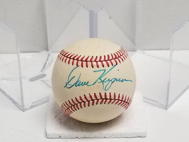 lot 1142 image: Dave Kingman Autographed American League Official Baseball w COA