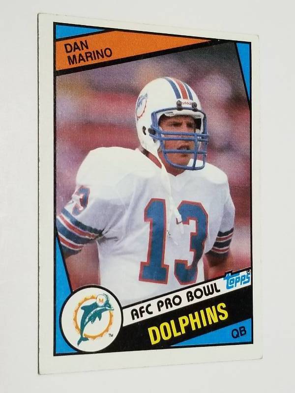 lot 1175 image: 1984 Topps Dan Marino #123 Original Rookie Card Miami Dolphins HOF
