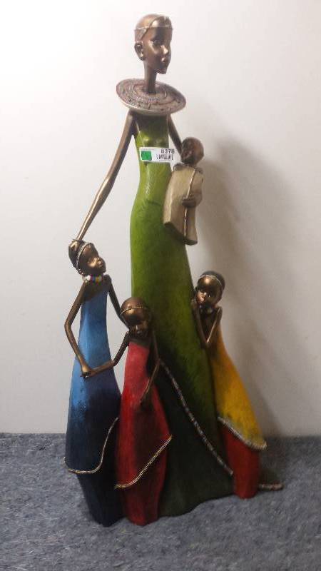 lot 83780 image: Home Decor Statue