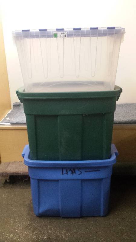lot 8412 image: Lot of Totes