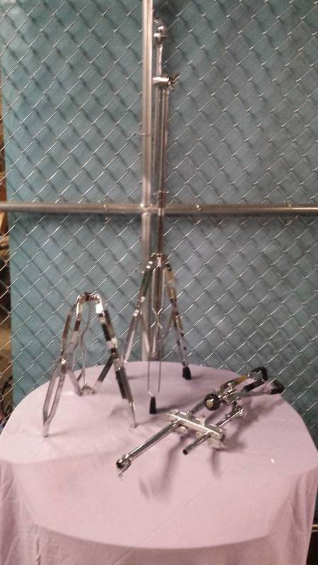 lot 8434 image: Drum Set Equipment