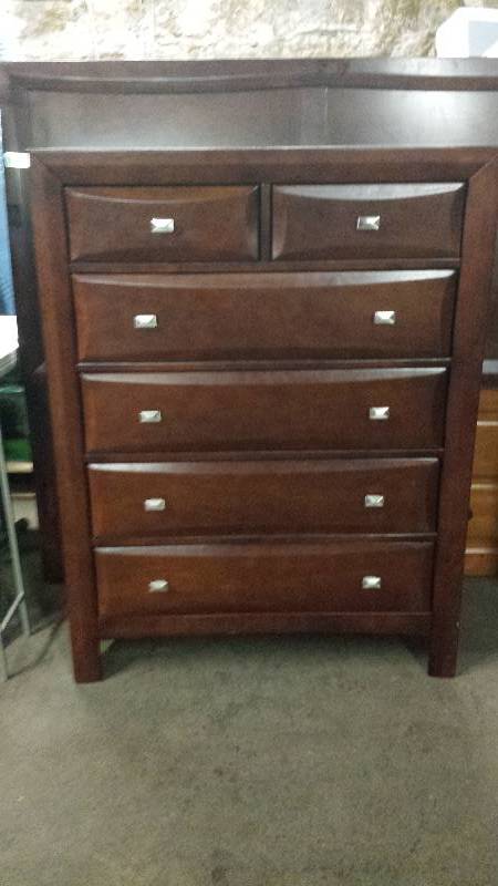 lot 8445 image: Cherry Chest of Drawers