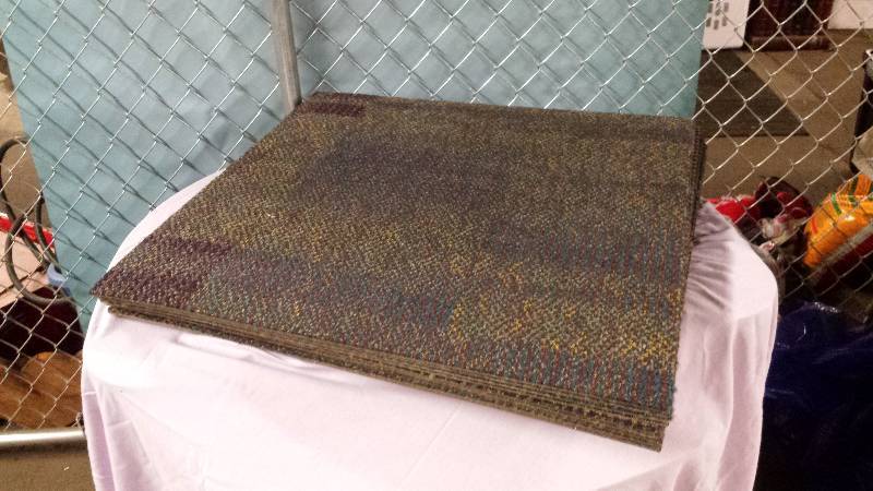 lot 8447 image: 2x2 Carpet Squares 10$10