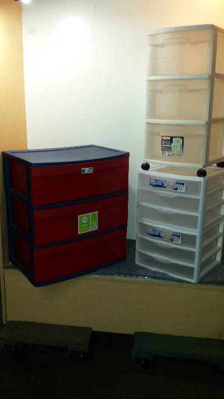 lot 8464 image: Lot of Organizer Totes
