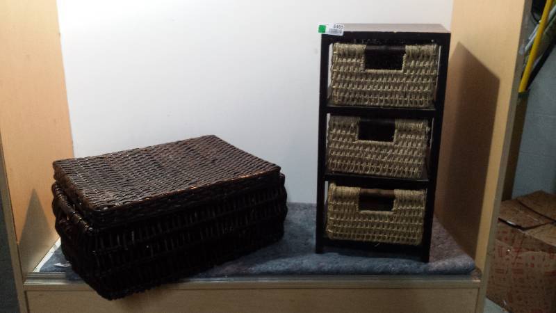 lot 8465 image: Lot of Wicker Baskets