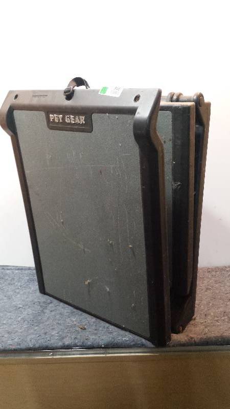 lot 8467 image: Pet Gear