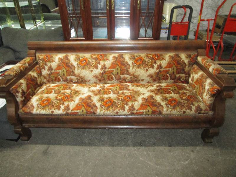 lot 8288 image: Solid Wood Antique Couch