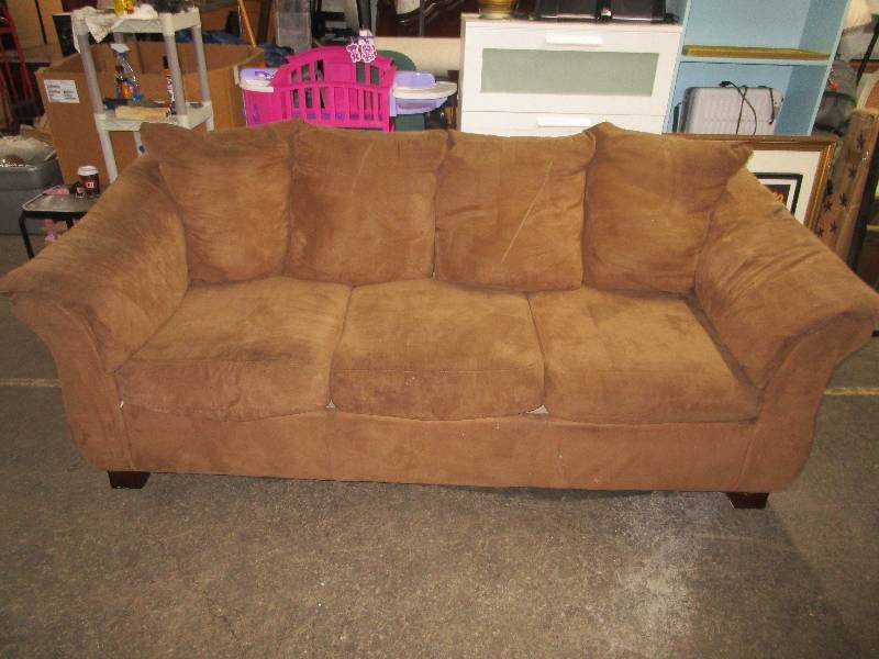 lot 8290 image: Brown Couch
