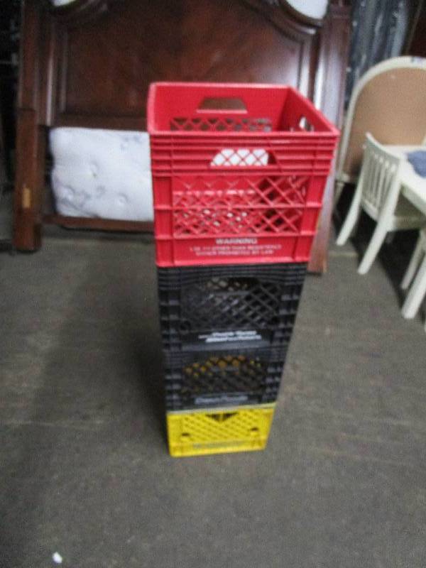 lot 8329 image: Lot of Milk Crates