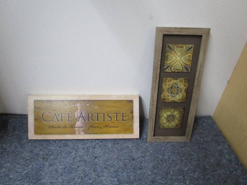 lot 8333 image: Wall Decor Lot
