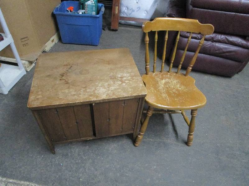 lot 8353 image: DIY Lot of Furniture