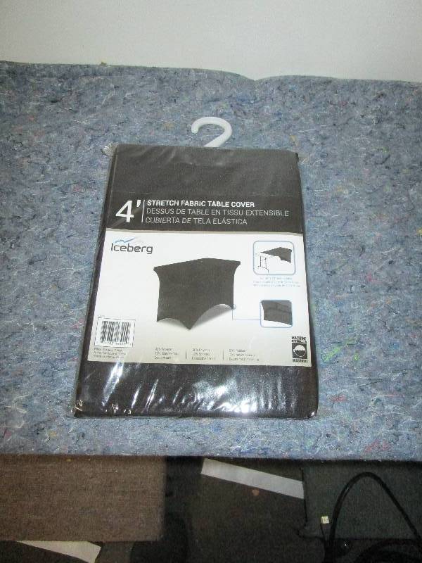 lot 8361 image: 4 Table Cloth (Stretch Material)