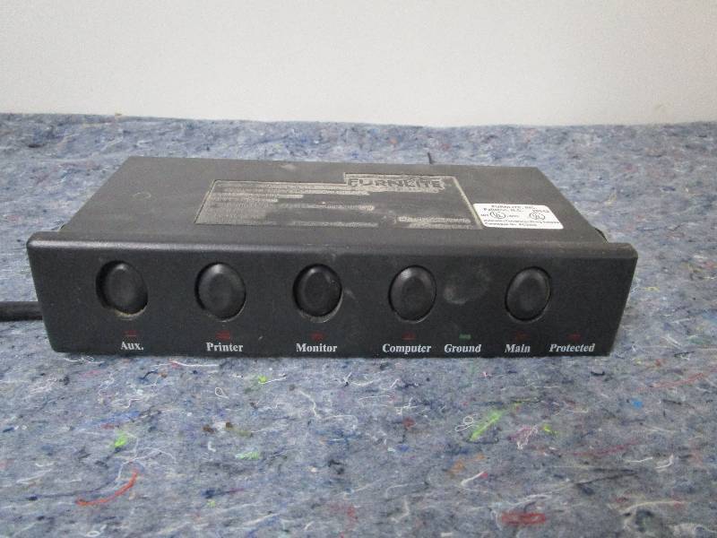 lot 8365 image: Heavy Duty Power Supply Strip