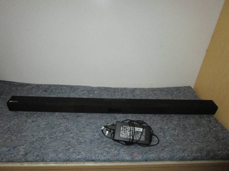 lot 8370 image: Samsung Sound Bar