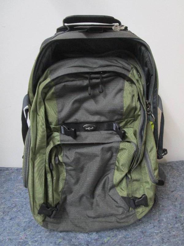 lot 8372 image: Eagle Creek Hiking Bag