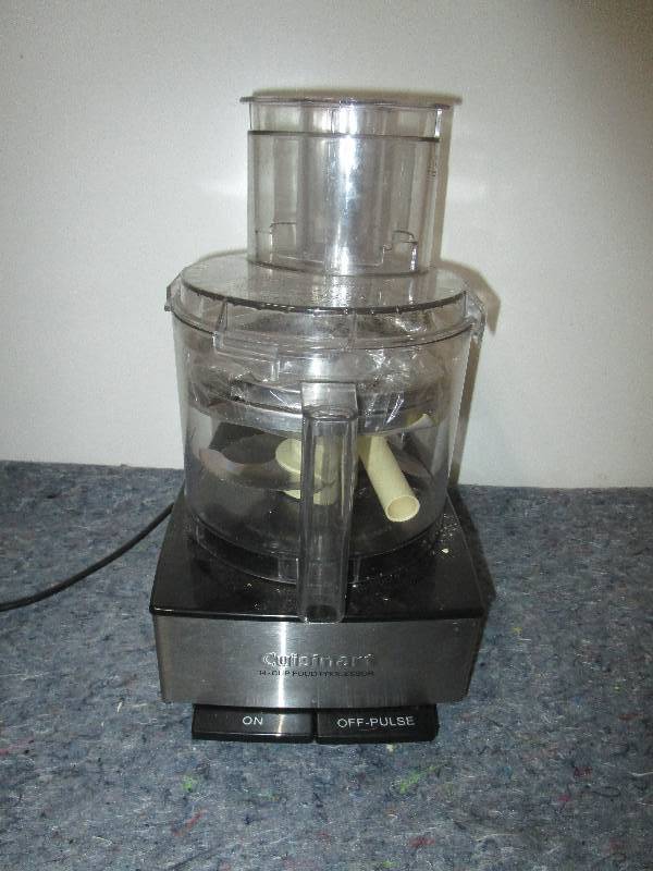 lot 8386 image: Cuisinart 14- Cup Food Processor
