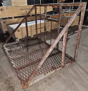 lot 46 image: 3-Point Carryall - 6ft Wide - 4ft Deep - 4ft High Rail