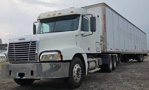 lot 21 image: Diesel Mechanic Owned and Operated - 2006 Freightliner Century 14L Series 60 Detroit - Engine Deleted & Tuned with a Full Tilt Exhaust Manifold and 75mm Turbo - 3.70 Rears - 10 New Tires - 10 Speed Manual  551k Miles - Good Title