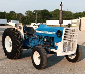 lot 41 image: Purchased New By Owner 1982 Ford 4600SU Super Utility Tractor - 52HP Diesel - Two Hydraulic Remotes
