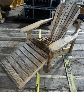 lot 345 image: PatioOutdoor Furniture - Rustic Arondyke Chair w Foot Stool - 37x30in & 20x19in