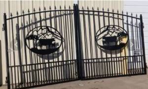 lot 156 image: 2025 Unused - 20ft Dual Swing Bi-Parting Wrought Iron Gate. With Artwork Cattle in the Middle of the Gate Frame - Nice Gates