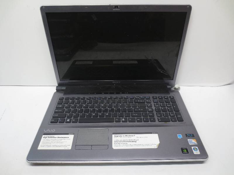 lot 3019 image: Sony vaio VGNAW330J, 4 GB ram, 250 GB hdd, blue ray disc (for parts or repair only)