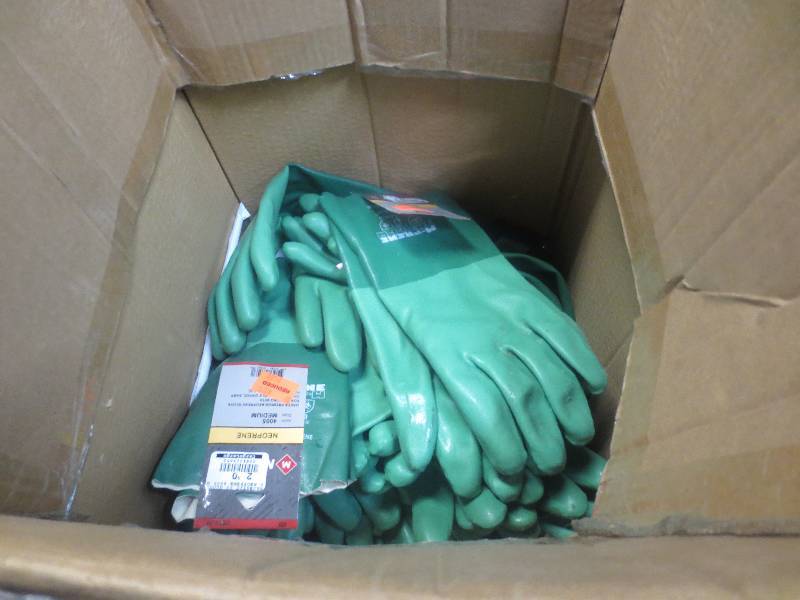 lot 3062 image: Lot of gloves
