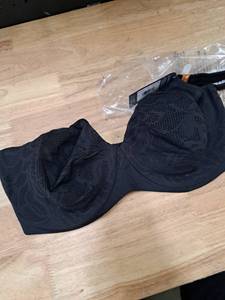lot 2414 image: black ladies broth 42DD