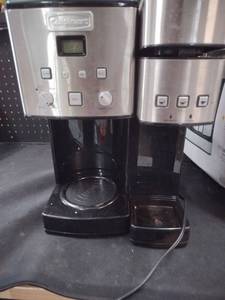 lot 5205 image: CUISINART Coffee Center Grind and Brew Plus