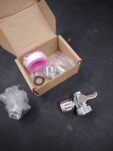lot 8227 image: Small 3 way Shut off Valve