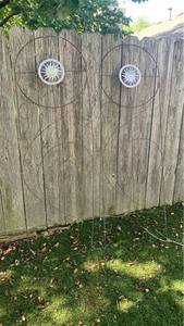 lot 933 image: More Metal Garden Art Flower Stakes - Set of 2 - 71X22