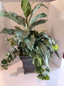 lot 1029 image: Metal vase 9.5 x 8 with greenery