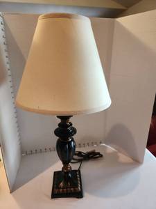 lot 1040 image: Decorative lamp 24 in tall