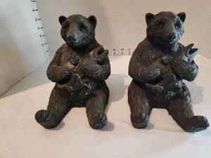lot 1047 image: Black bear bookends