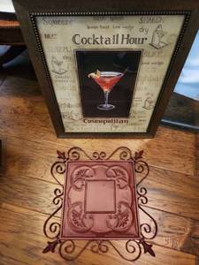 lot 1053 image: Framed print 23 x 19 and metal decor