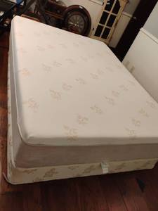 lot 1149 image: Queen Sized Future Foam Mattress and Box Springs