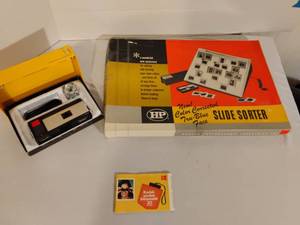 lot 1155 image: Vintage Kodak Pocket Instamatic Camera and Slide Sorter