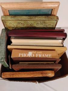 lot 1157 image: Picture Frames. 8 x 10 to 3.5 x 3.5