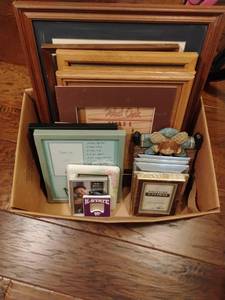 lot 1159 image: Picture Frames.  18 x 18 to 2 x 2