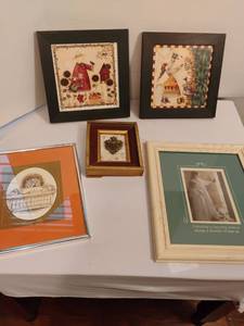 lot 1161 image: Miscellaneous Wall Decor