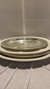 lot 1239 image: Beautiful Serving Platters - Three large white, and one silver